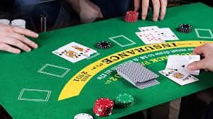 Papan bonus Monopoly Live dengan mesin bonus interaktif dan multiplier